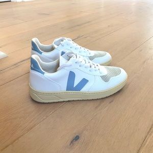 VEJA women’s v-10 sneakers